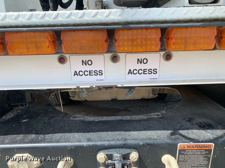 image for item DP8648 2017 Dodge Ram 5500HD  bucket truck