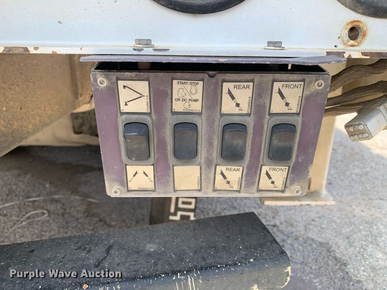 image for item DP8648 2017 Dodge Ram 5500HD  bucket truck