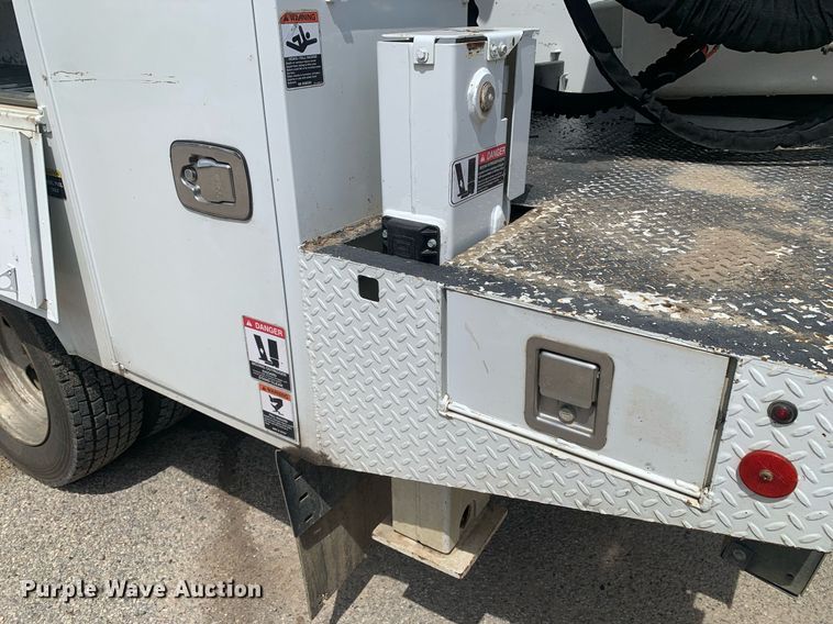 image for item DP8648 2017 Dodge Ram 5500HD  bucket truck