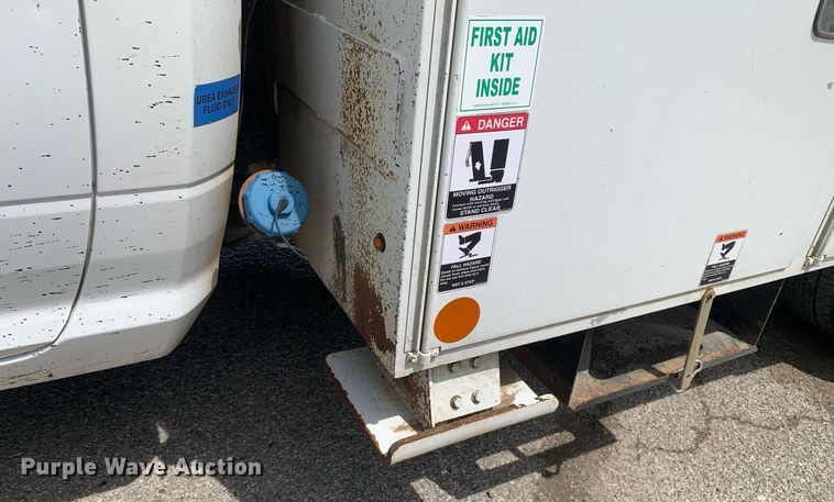 image for item DP8648 2017 Dodge Ram 5500HD  bucket truck