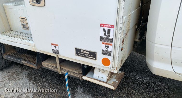 image for item DP8648 2017 Dodge Ram 5500HD  bucket truck