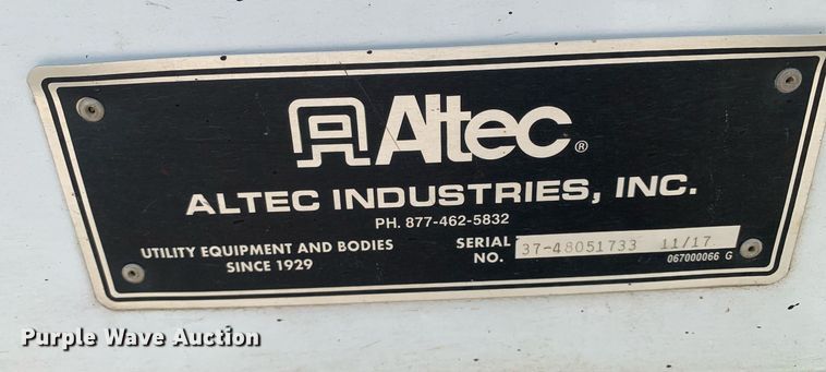 image for item DP8648 2017 Dodge Ram 5500HD  bucket truck