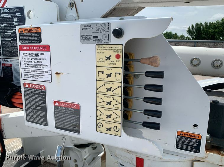 image for item DP8648 2017 Dodge Ram 5500HD  bucket truck