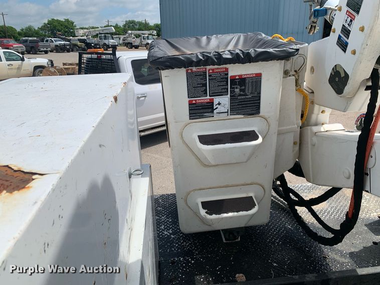 image for item DP8648 2017 Dodge Ram 5500HD  bucket truck