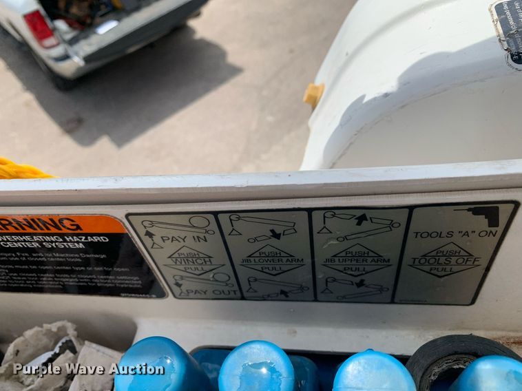 image for item DP8648 2017 Dodge Ram 5500HD  bucket truck