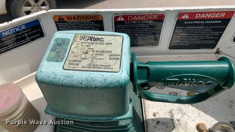 image for item DP8648 2017 Dodge Ram 5500HD  bucket truck