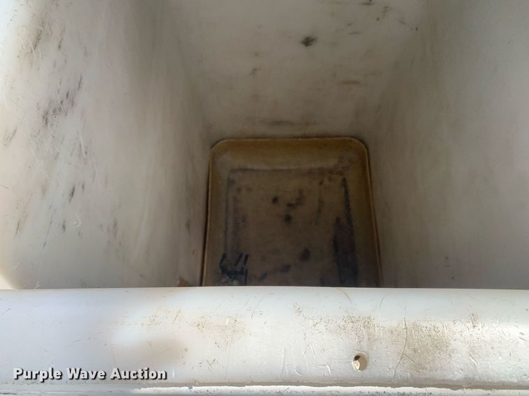 image for item DP8648 2017 Dodge Ram 5500HD  bucket truck