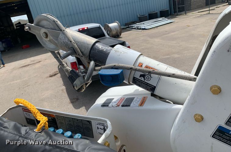 image for item DP8648 2017 Dodge Ram 5500HD  bucket truck