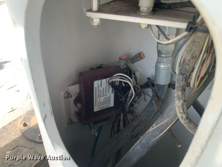 image for item DP8648 2017 Dodge Ram 5500HD  bucket truck