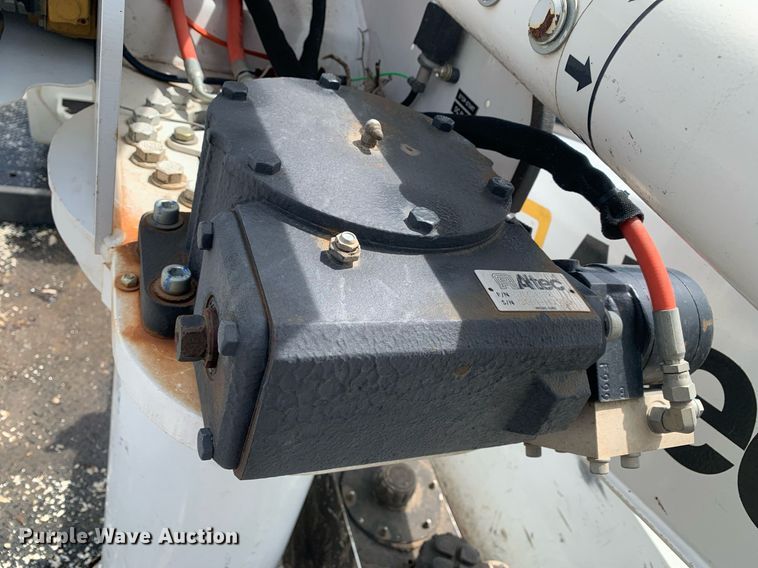 image for item DP8648 2017 Dodge Ram 5500HD  bucket truck