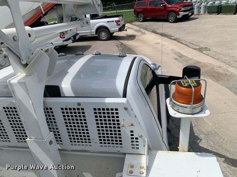 image for item DP8648 2017 Dodge Ram 5500HD  bucket truck