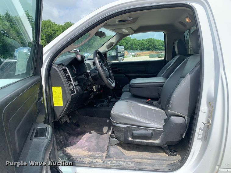 image for item DP8648 2017 Dodge Ram 5500HD  bucket truck