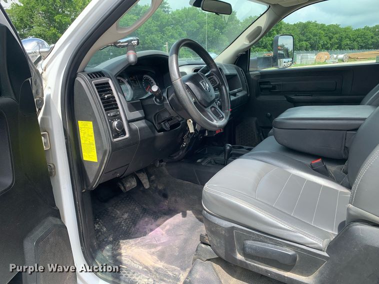 image for item DP8648 2017 Dodge Ram 5500HD  bucket truck