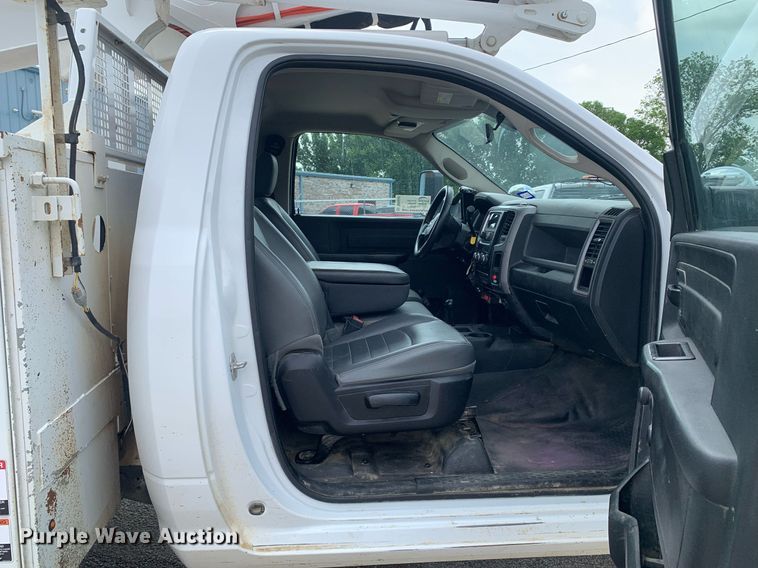 image for item DP8648 2017 Dodge Ram 5500HD  bucket truck