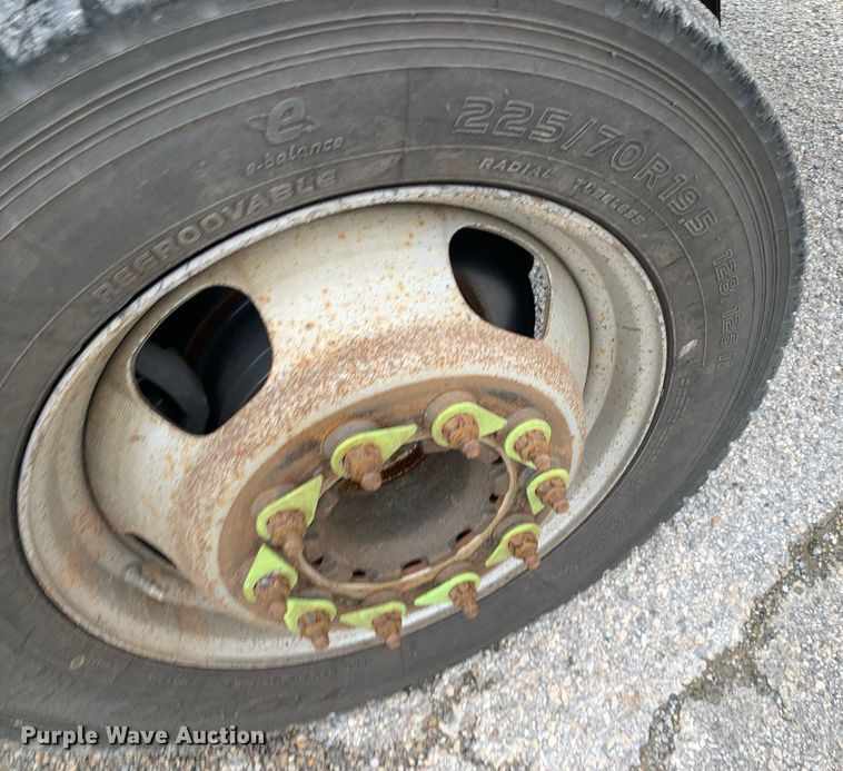 image for item DP8648 2017 Dodge Ram 5500HD  bucket truck