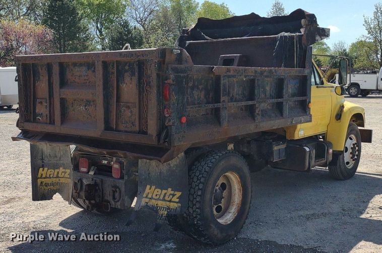 image for item DQ1699 1995 Ford F800  dump truck