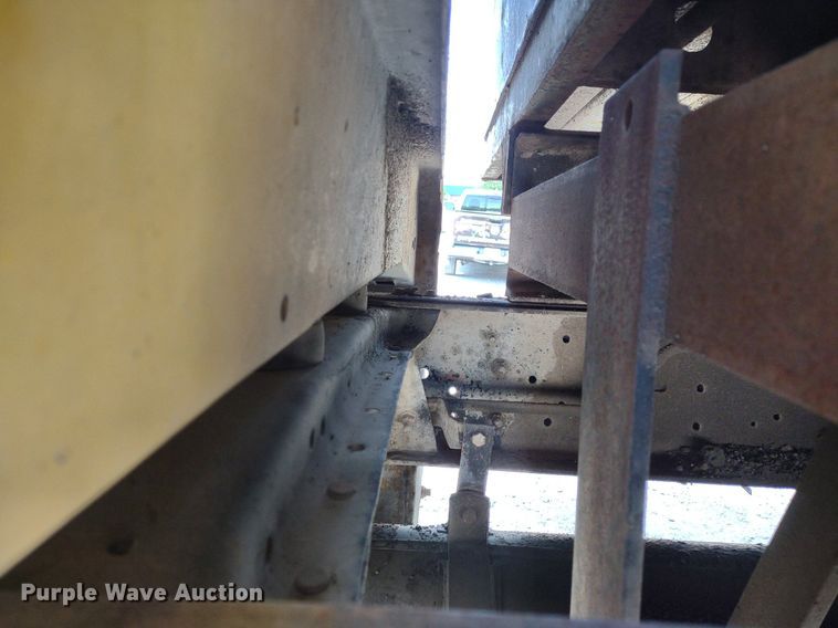 image for item DQ1699 1995 Ford F800  dump truck