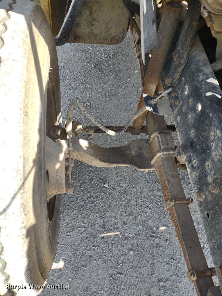 image for item DQ1699 1995 Ford F800  dump truck