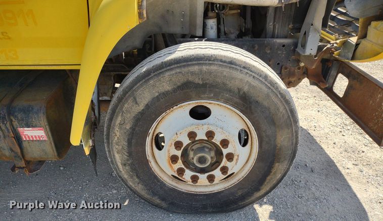 image for item DQ1699 1995 Ford F800  dump truck