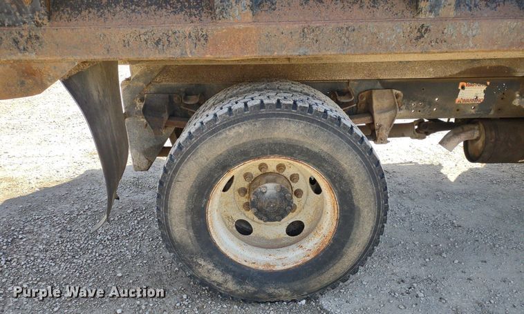 image for item DQ1699 1995 Ford F800  dump truck