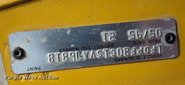 image for item DQ1699 1995 Ford F800  dump truck