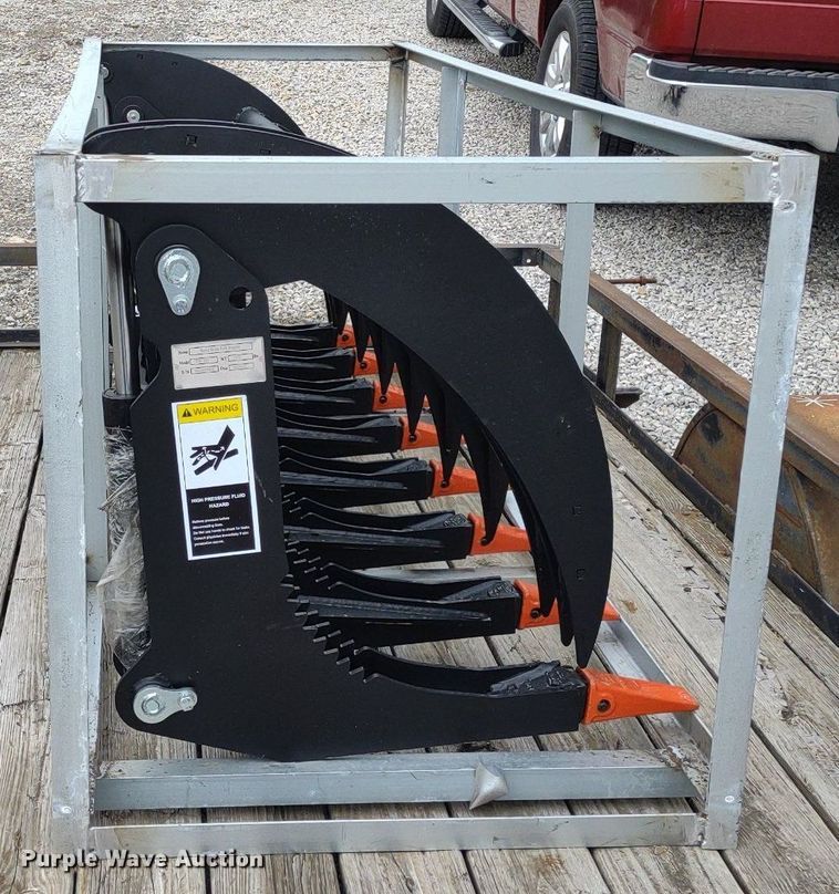 image for item DQ1721 Great Bear  skid steer grapple bucket