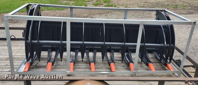 image for item DQ1721 Great Bear  skid steer grapple bucket