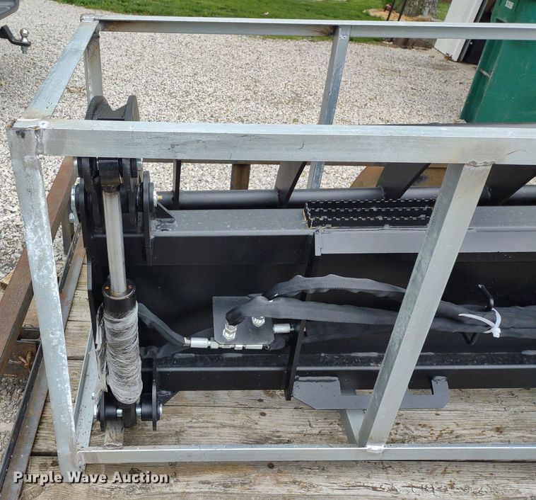 image for item DQ1721 Great Bear  skid steer grapple bucket