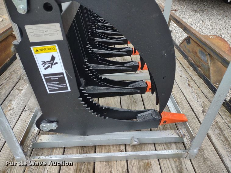 image for item DQ1721 Great Bear  skid steer grapple bucket