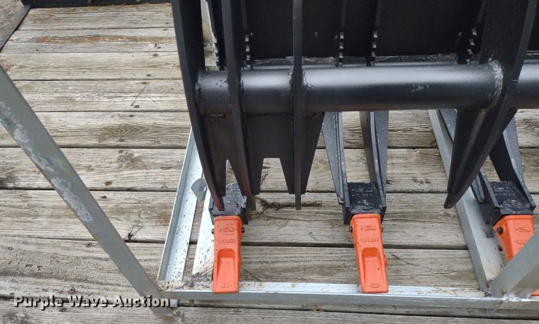 image for item DQ1721 Great Bear  skid steer grapple bucket