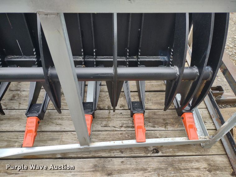 image for item DQ1721 Great Bear  skid steer grapple bucket