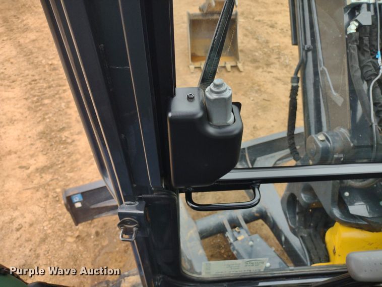 image for item DQ1723 2020 John Deere 60G  mini excavator