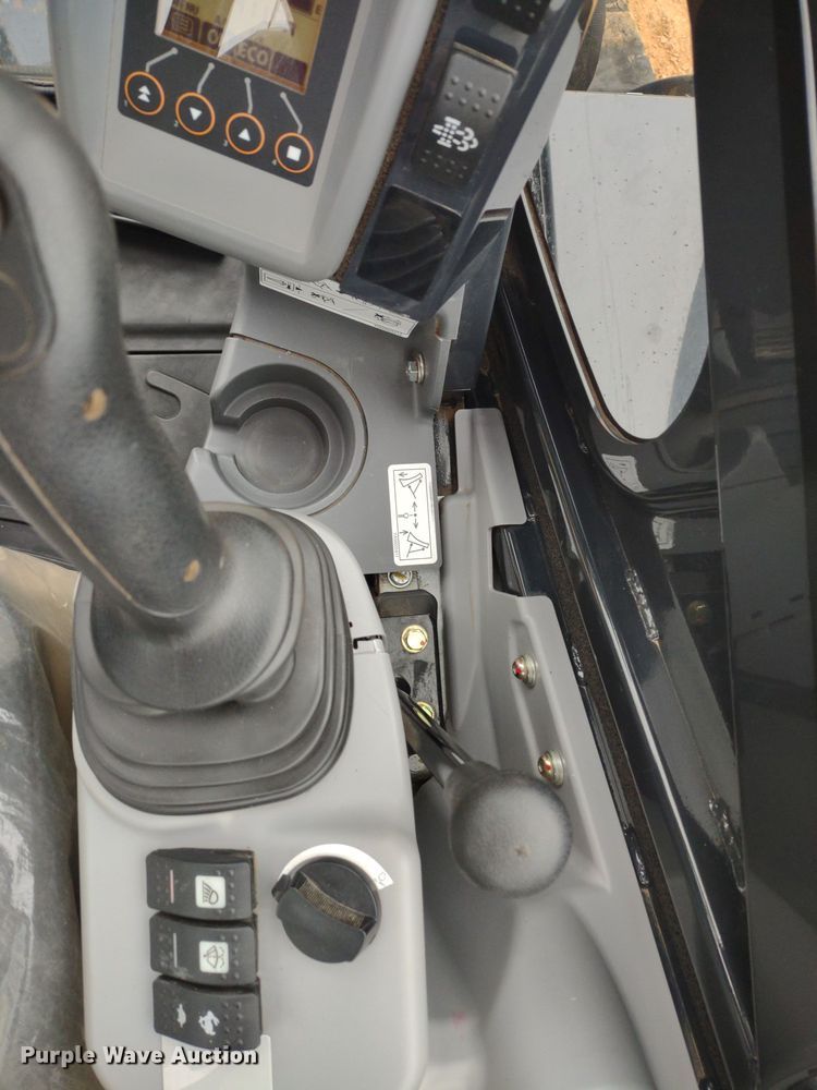 image for item DQ1723 2020 John Deere 60G  mini excavator