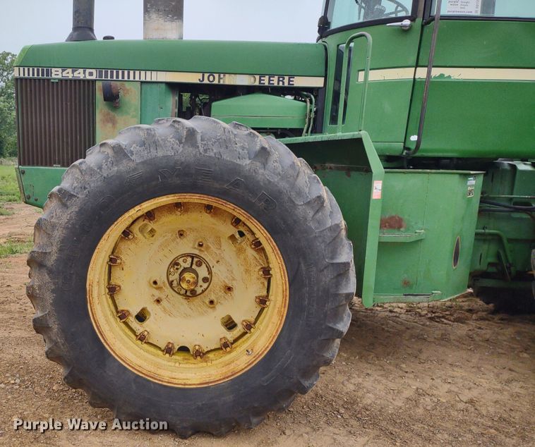 image for item DQ1724 John Deere 8440H  4WD tractor