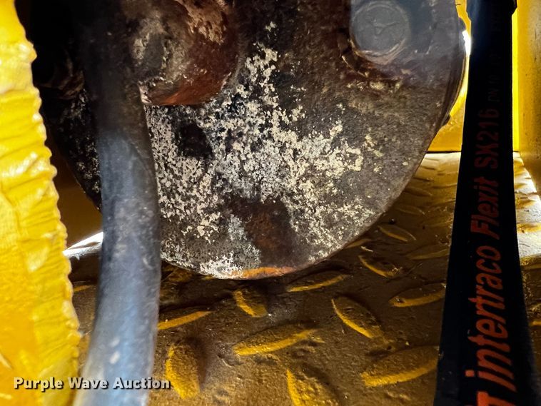 image for item DQ2052 1999 Truelock T150  reel trailer