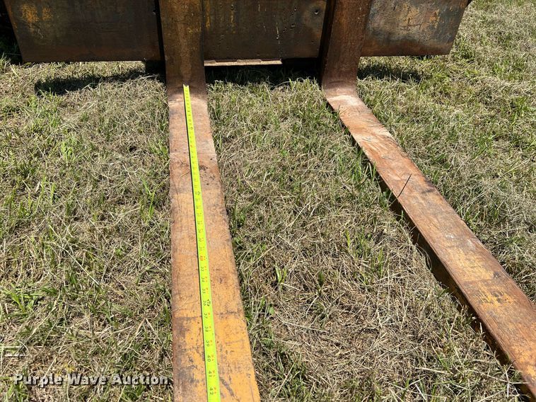 image for item DQ2053 Case 586E  forklift