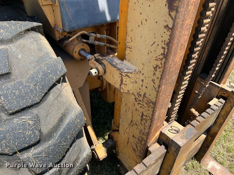 image for item DQ2053 Case 586E  forklift