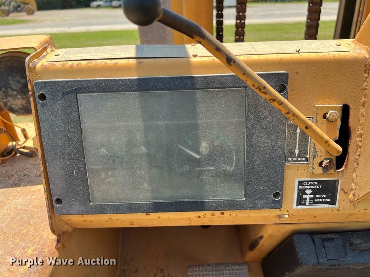 image for item DQ2053 Case 586E  forklift