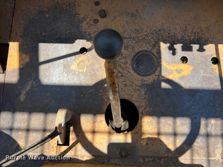 image for item DQ2053 Case 586E  forklift