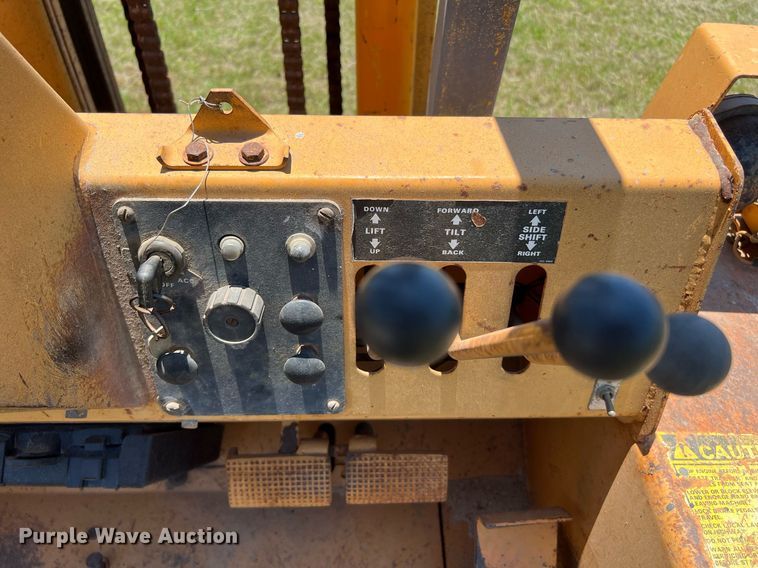 image for item DQ2053 Case 586E  forklift