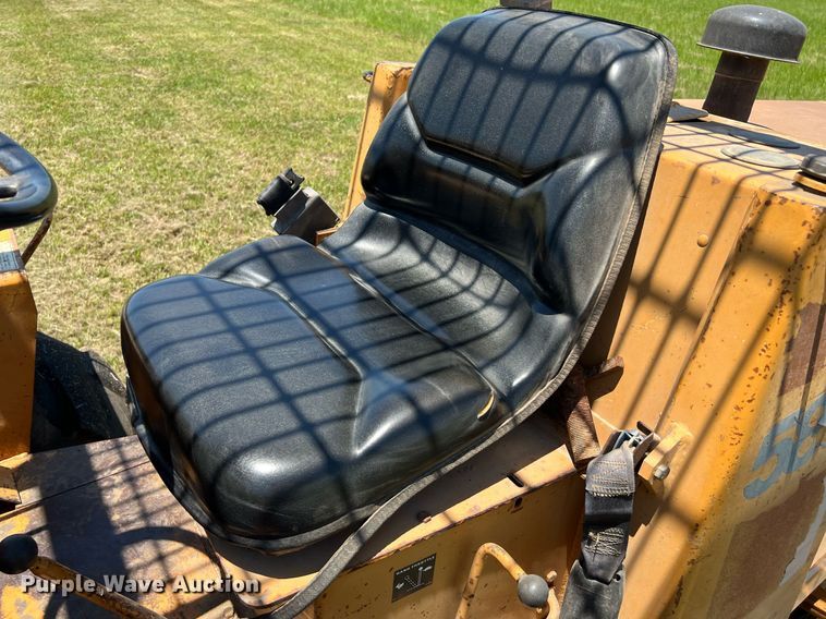 image for item DQ2053 Case 586E  forklift