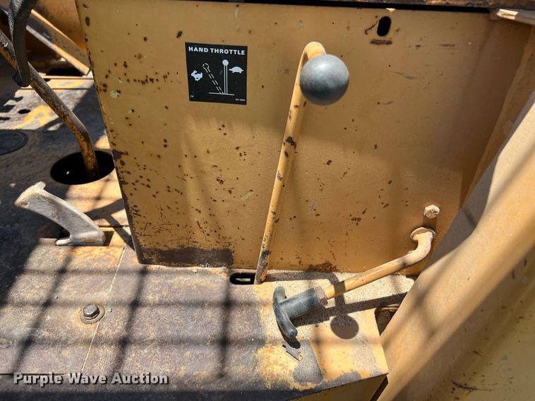 image for item DQ2053 Case 586E  forklift