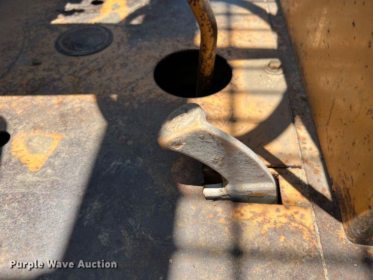 image for item DQ2053 Case 586E  forklift