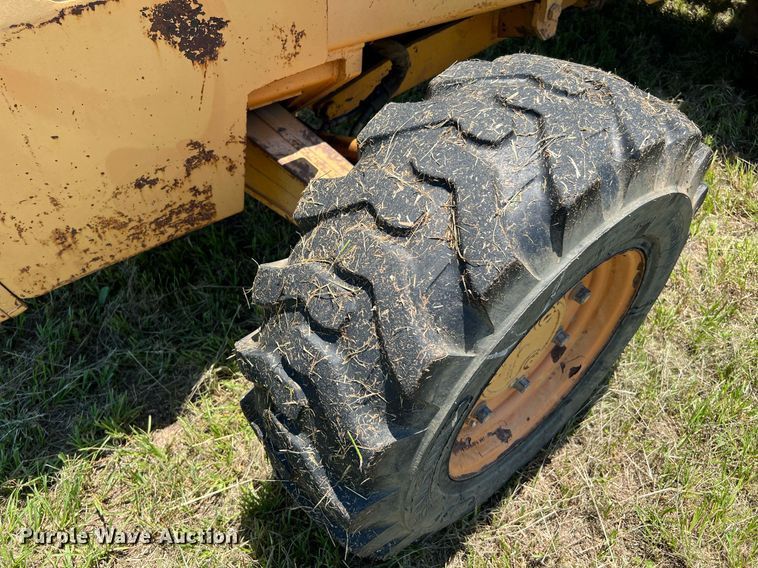 image for item DQ2053 Case 586E  forklift