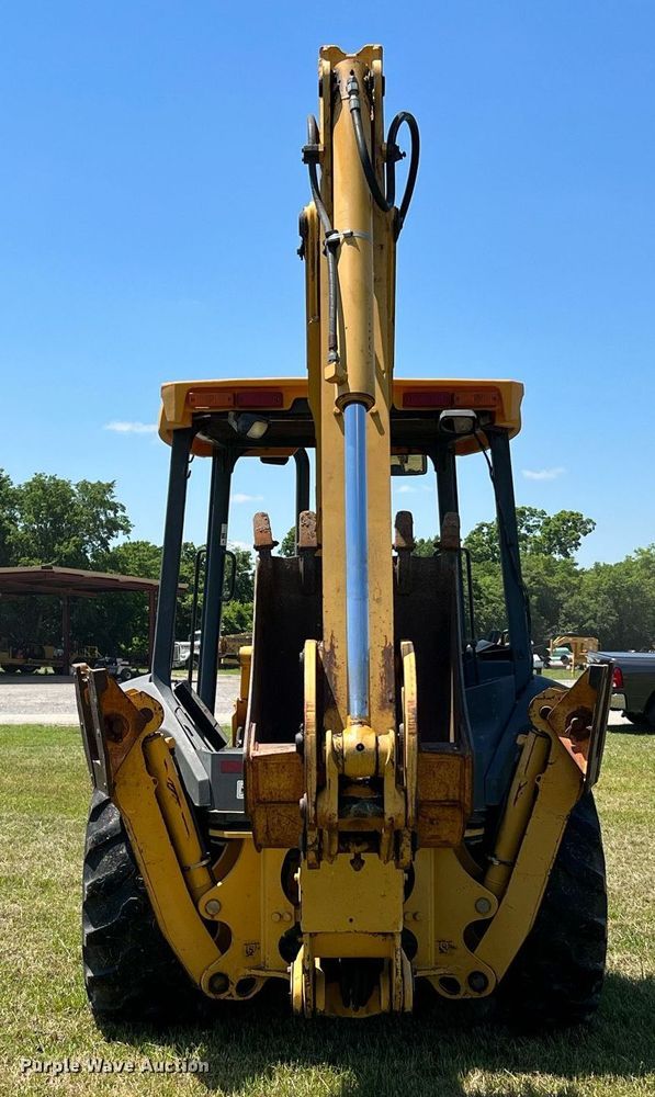 image for item DQ2055 2004 John Deere 310SG  backhoe