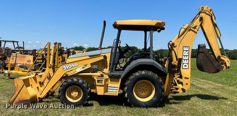 image for item DQ2055 2004 John Deere 310SG  backhoe
