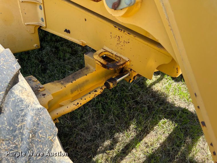 image for item DQ2055 2004 John Deere 310SG  backhoe