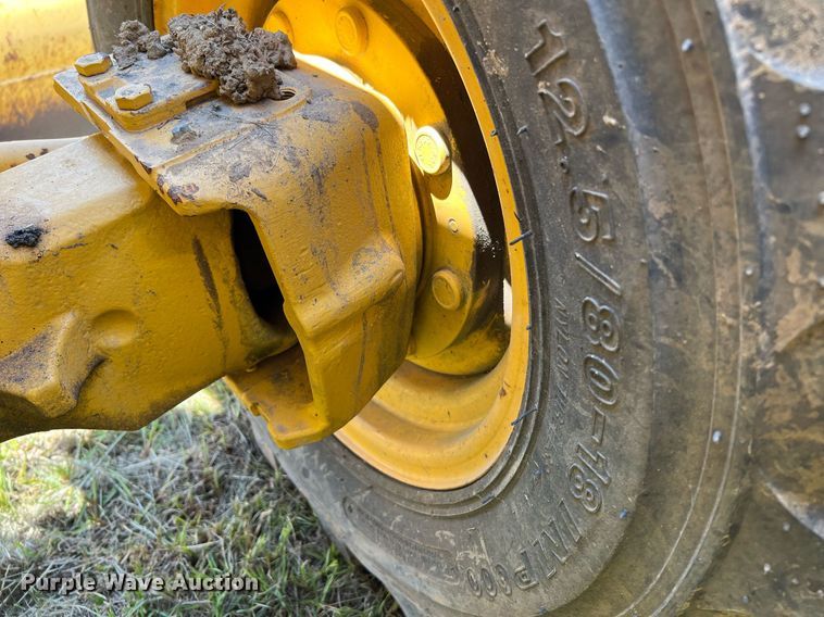 image for item DQ2055 2004 John Deere 310SG  backhoe