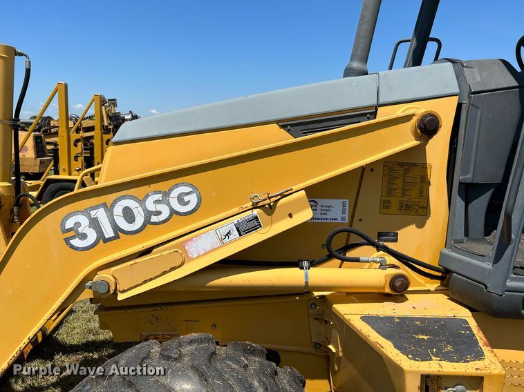 image for item DQ2055 2004 John Deere 310SG  backhoe