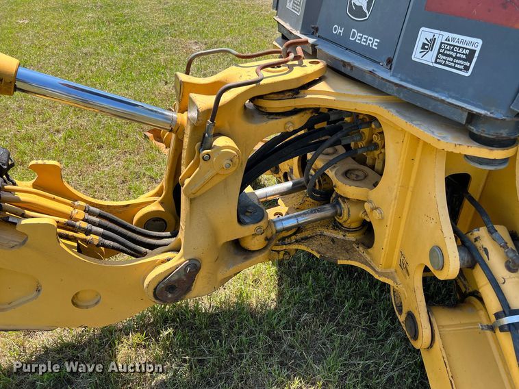 image for item DQ2055 2004 John Deere 310SG  backhoe
